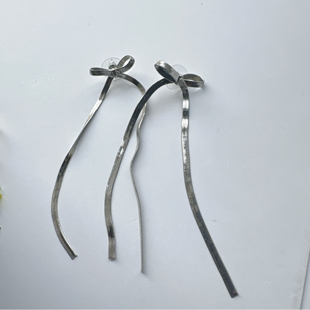 Silver Ribbon Drop Earrings